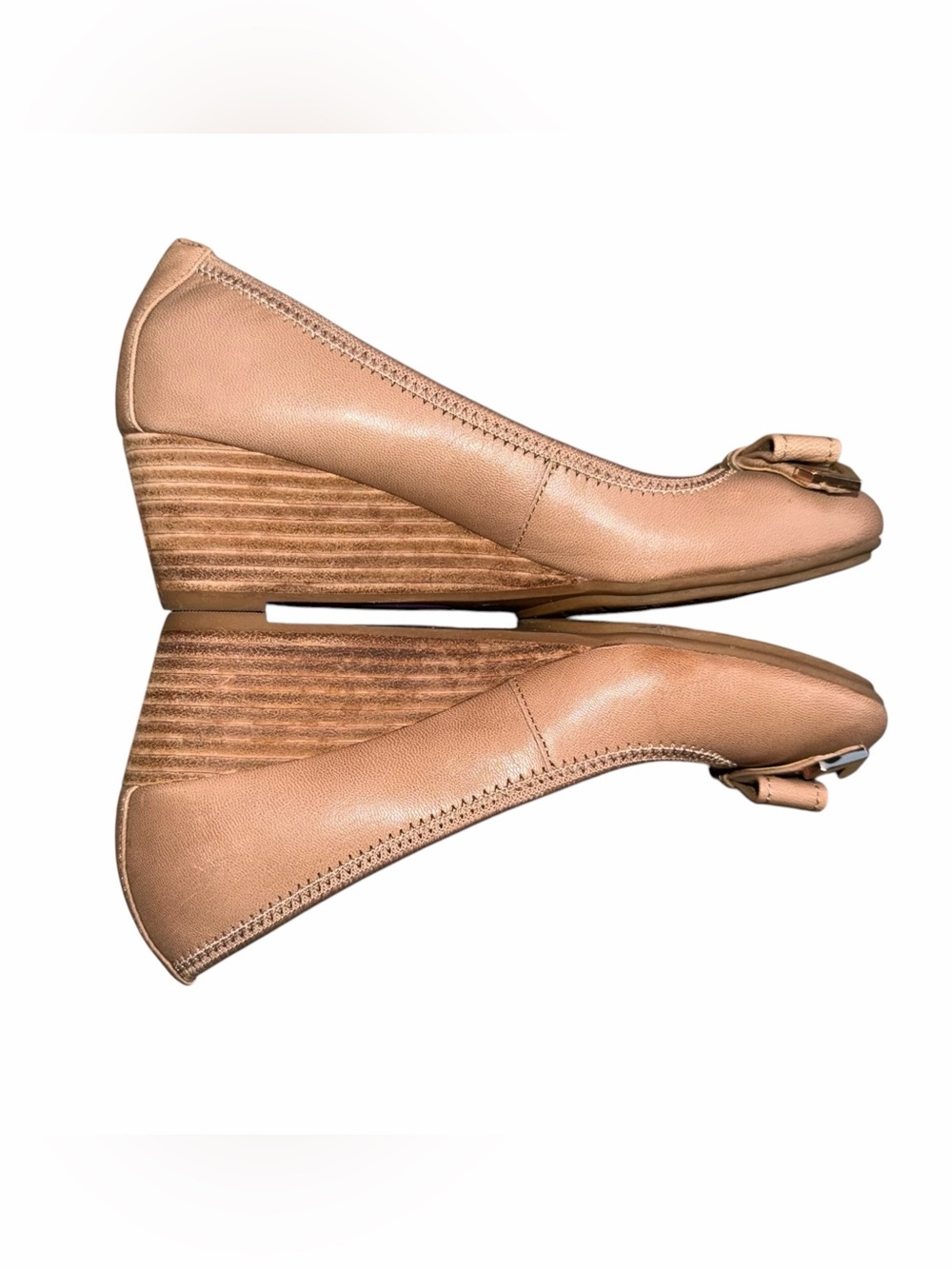 Me Too Heeled Wedged Pumps Size 6 M